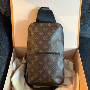 Louis Vuitton Avenue Sling Bag